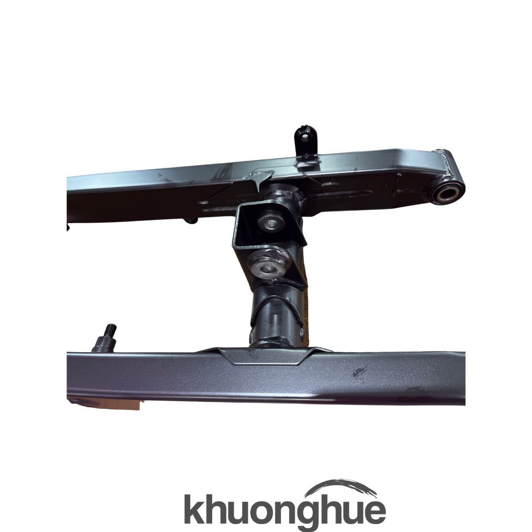 Cụm càng sau xe exciter 135 4 số có tay côn