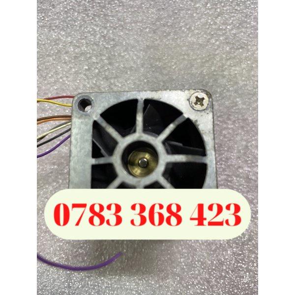 Quạt đôi Delta Electronics 4cm x 5cm AUB0712HH