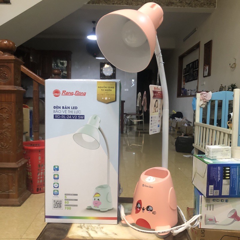 Đèn led để bàn chống cận