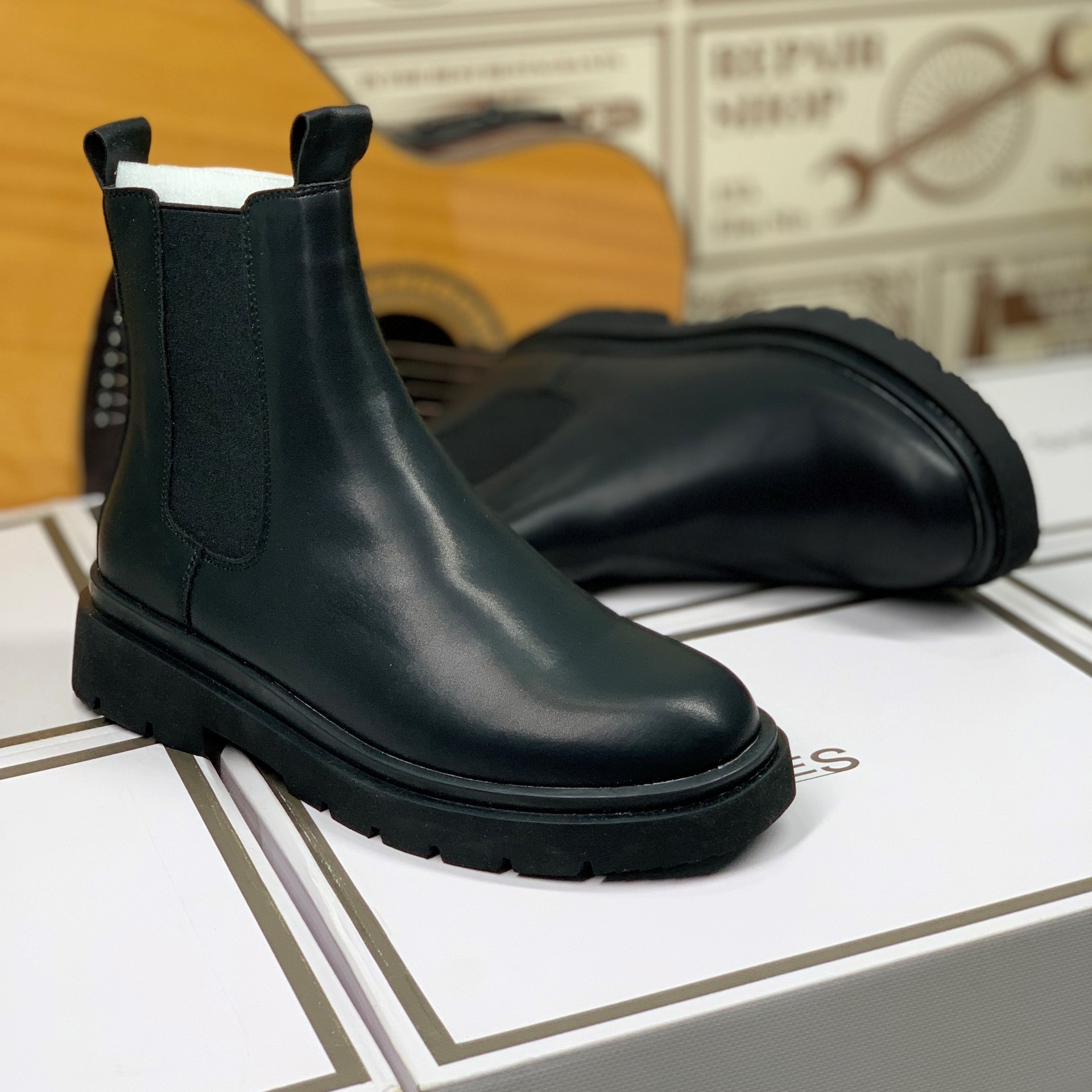 Giày Chelsea Boots Nam Cổ Lửng Cao Cấp, Phong Cách Hiện Đại, Trẻ Trung, Sang Trọng