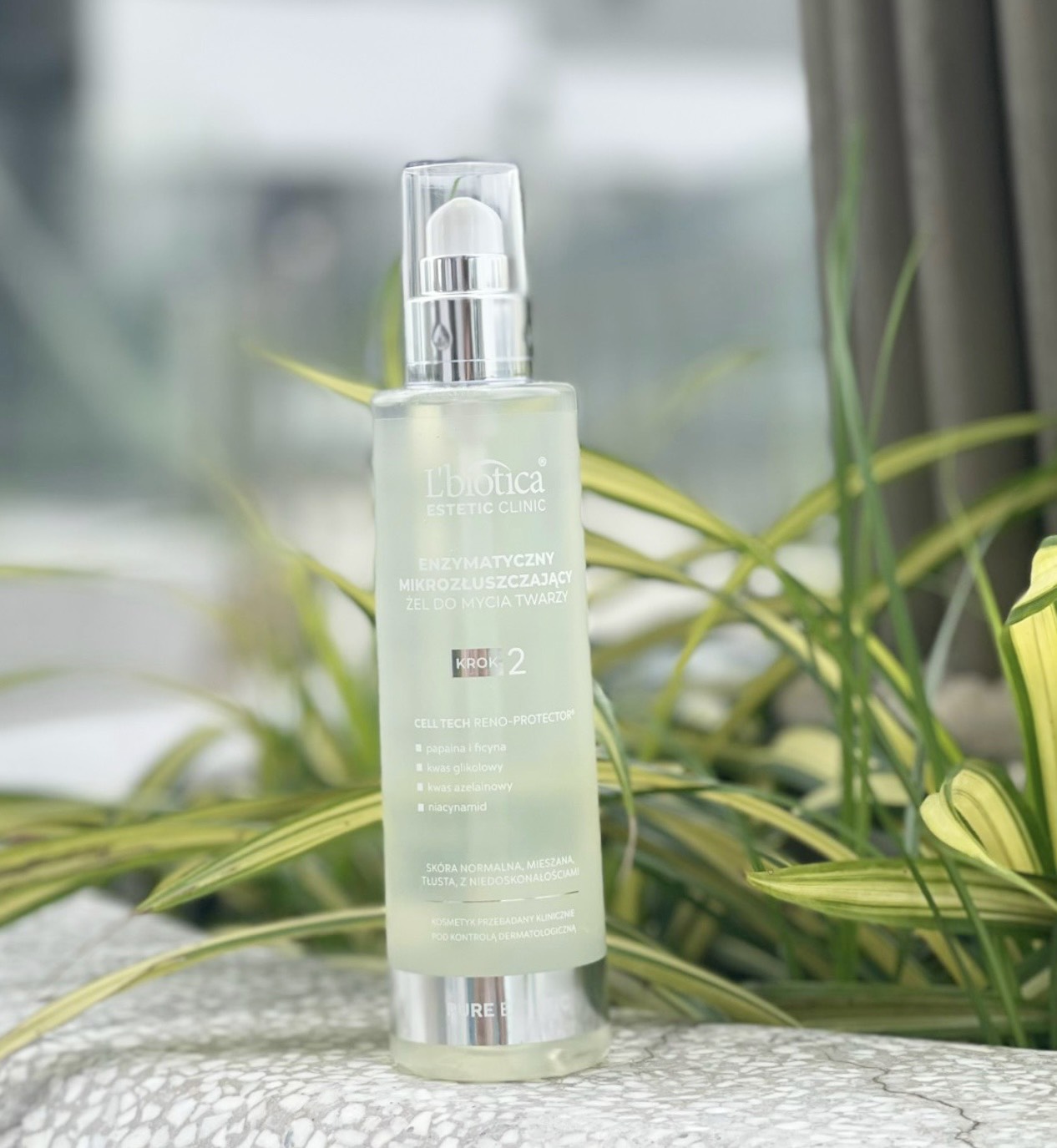 Gel làm sạch tế bào da chết L'biotica Estetic Clinic Pure Estetic enzymatic micro-exfoliating face wash gel