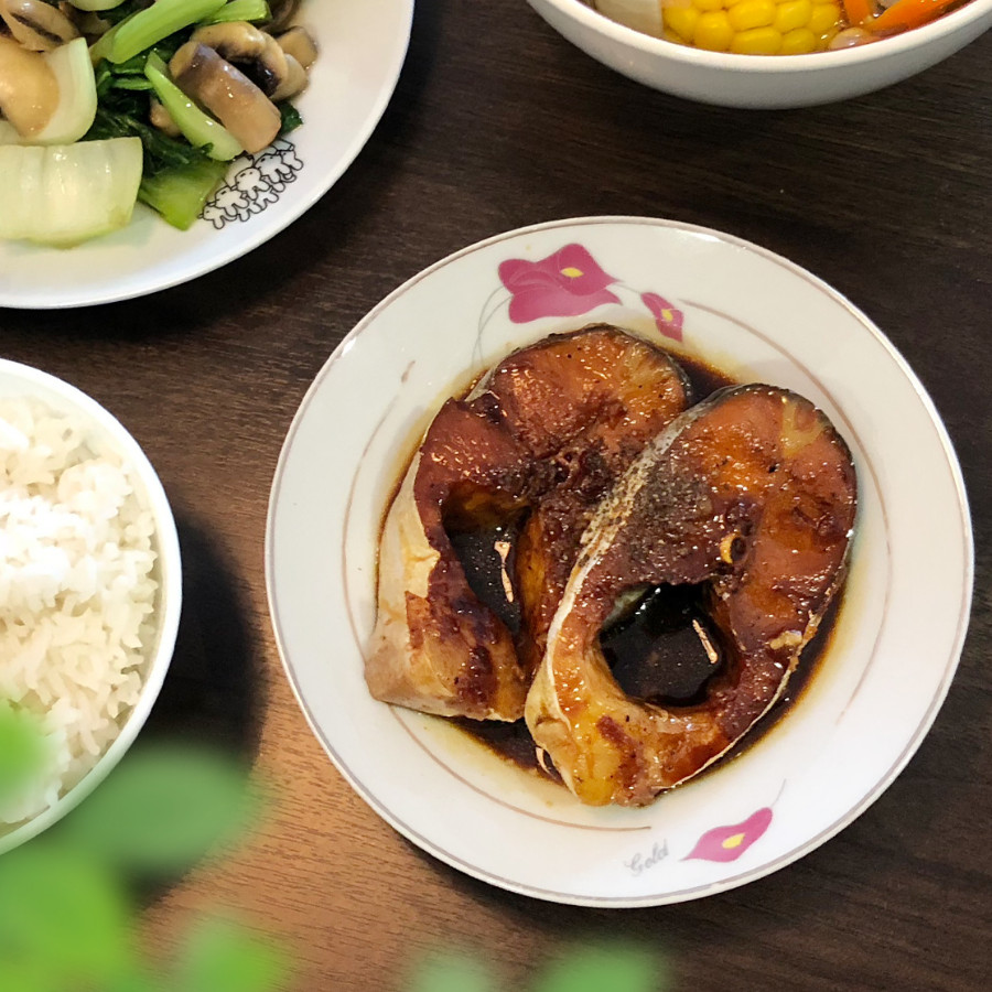 Cá basa kho tộ 3S khay 600gr - Nguyên liệu đã được sơ chế