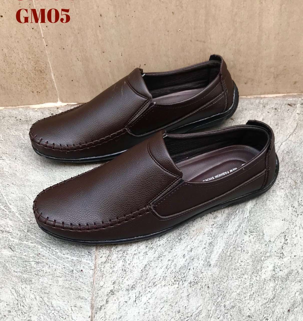 Giày mọi nam da mềm màu nâu..kiểu dáng đẹp..mã GM05..size từ 38-43..đế khâu sẵn rất chắc chắn