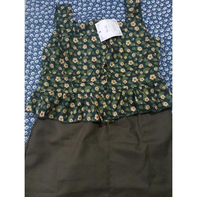 Set Chân Váy Chữ A Kèm Áo 2 Dây Hoa Nhí Xanh