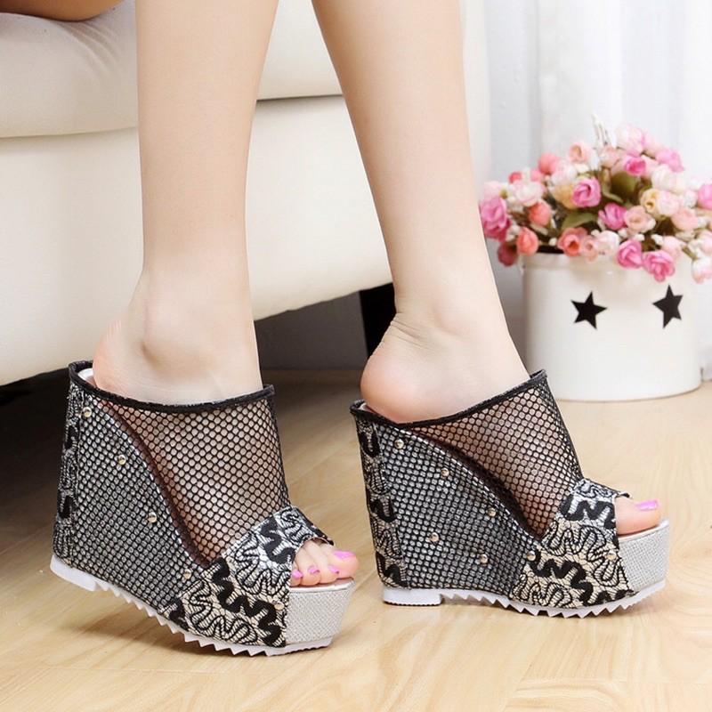 Dép xuồng 10p size từ 35-39 ( có sẵn size 36 )