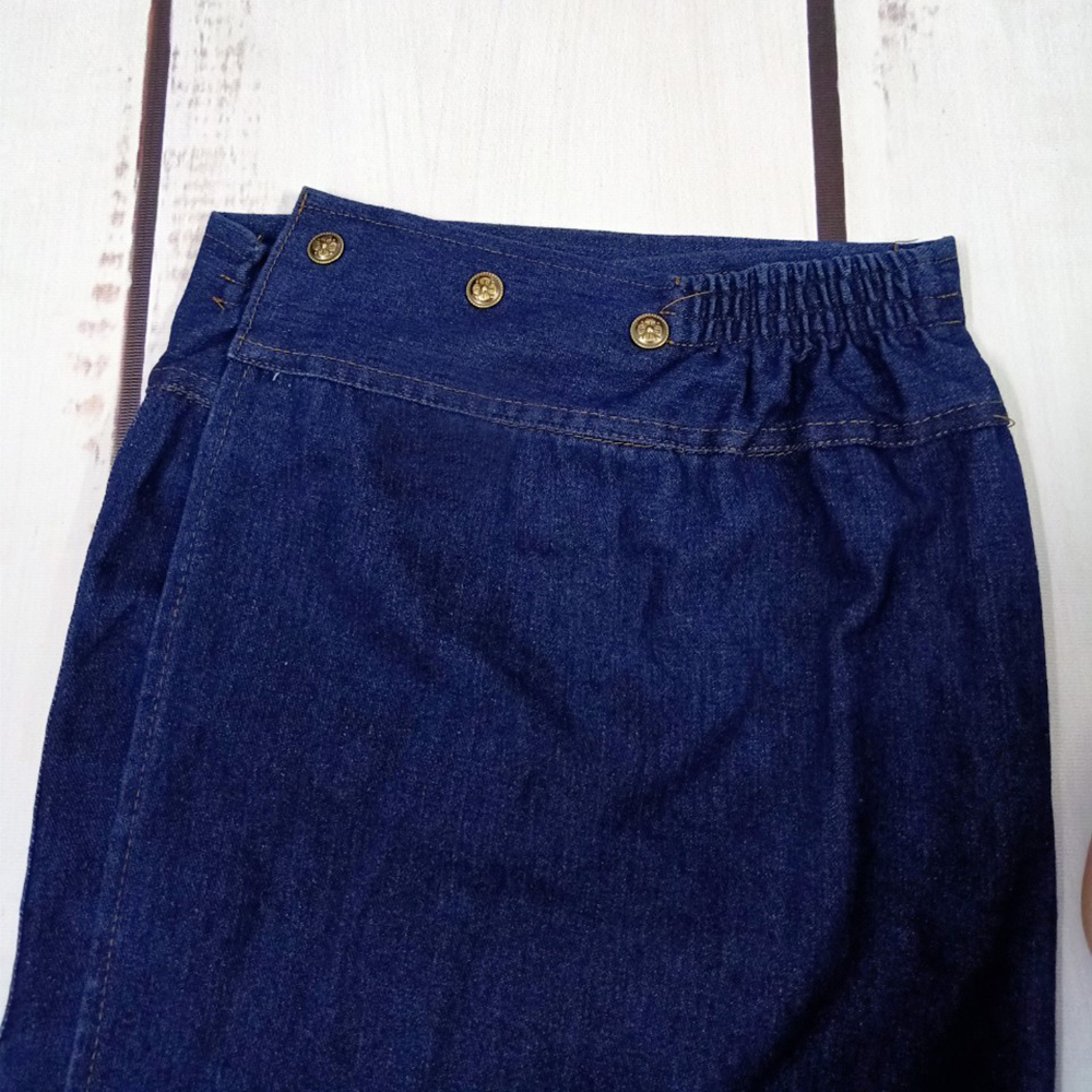 Váy Chống Nắng Xẻ Tà Vải Jean Mềm Cao cấp thêu họa tiết Bông Lúa Có 3 Nút Bấm rất Tiện lợi