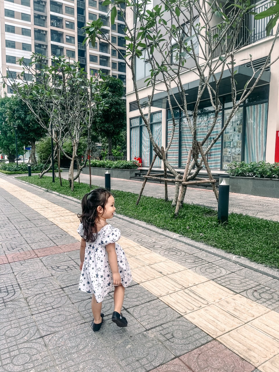 Váy Lennco đũi sao tay bồng
