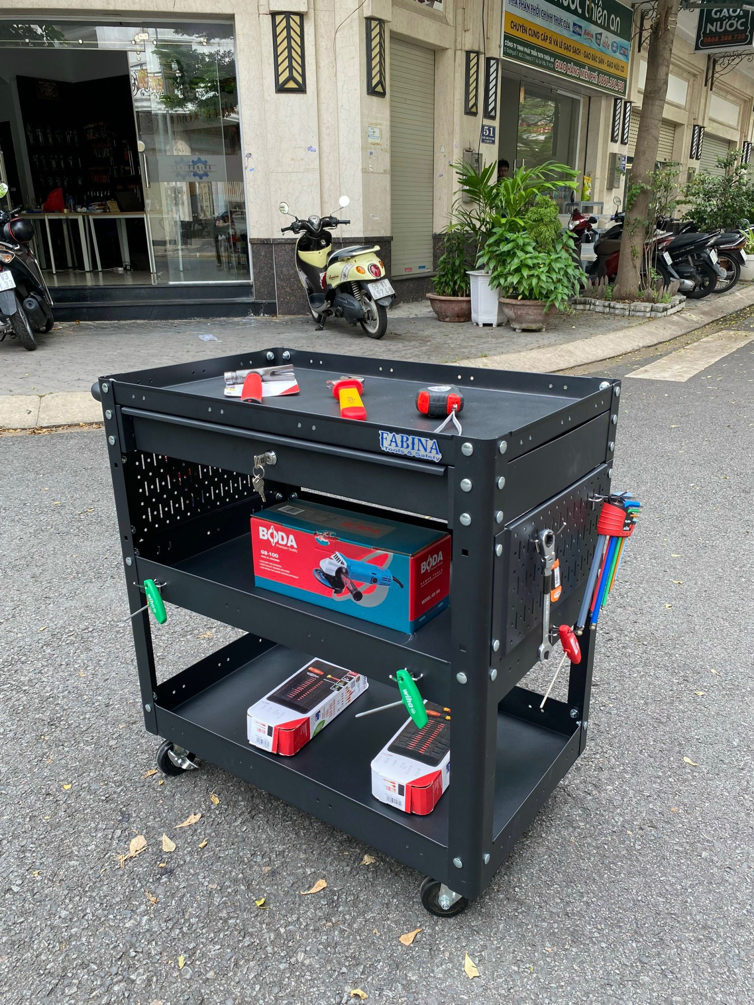 Xe đẩy đa năng 3 tầng 1 hộc kéo màu đen
