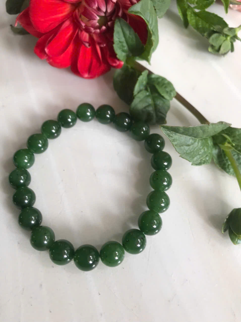 Vòng Đeo Tay chuỗi đá Ngọc Phật Xanh Ngọc bích bóng đẹp size hạt 9,5mm xinh lắm món quà tặng Mẹ , tặng vợ , tặng người thân ý nghĩa ạ