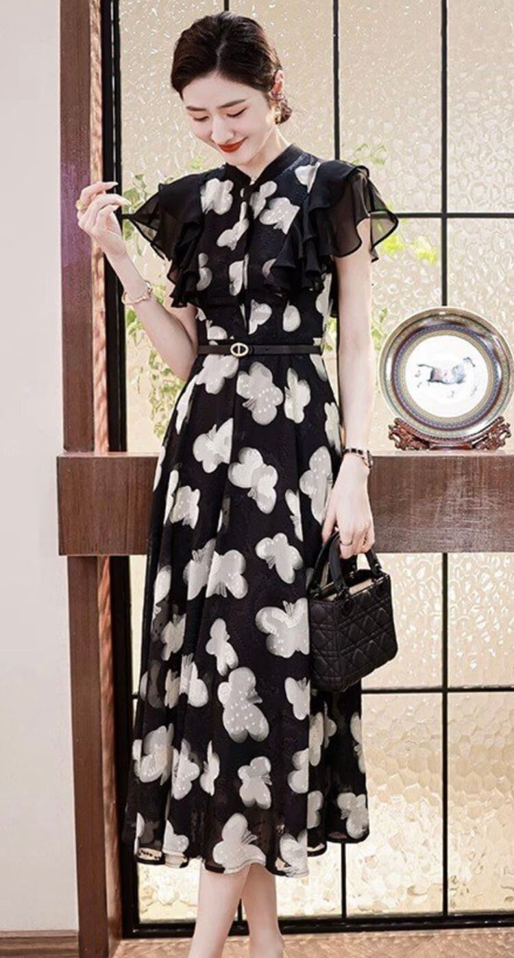 Đầm bướm tay cánh tiên kèm nịt