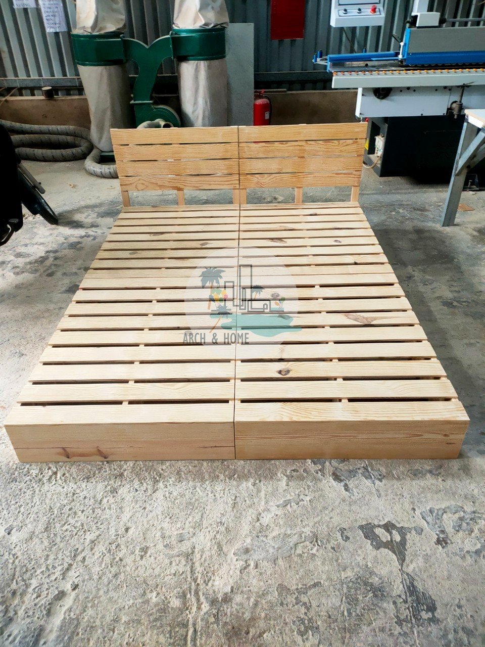 Giường Pallet Gỗ Thông Có Tab Đầu