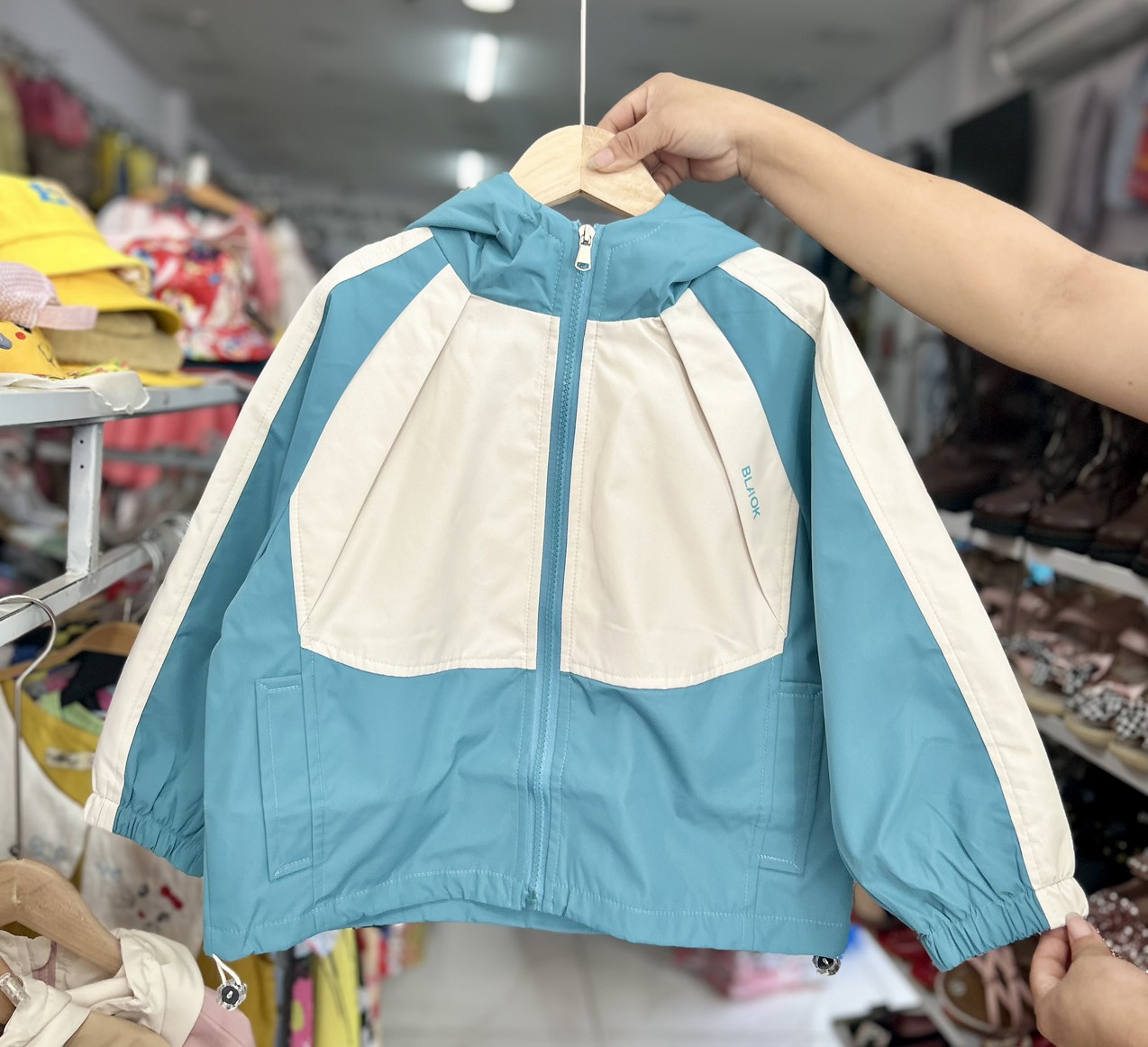 áo khoác xinh dễ thương cho bé 25-35kg