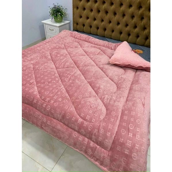 Chăn Lông Cừu Mẫu Mới Hoạ Tiết Chữ Vạn nặng ~3,3kg