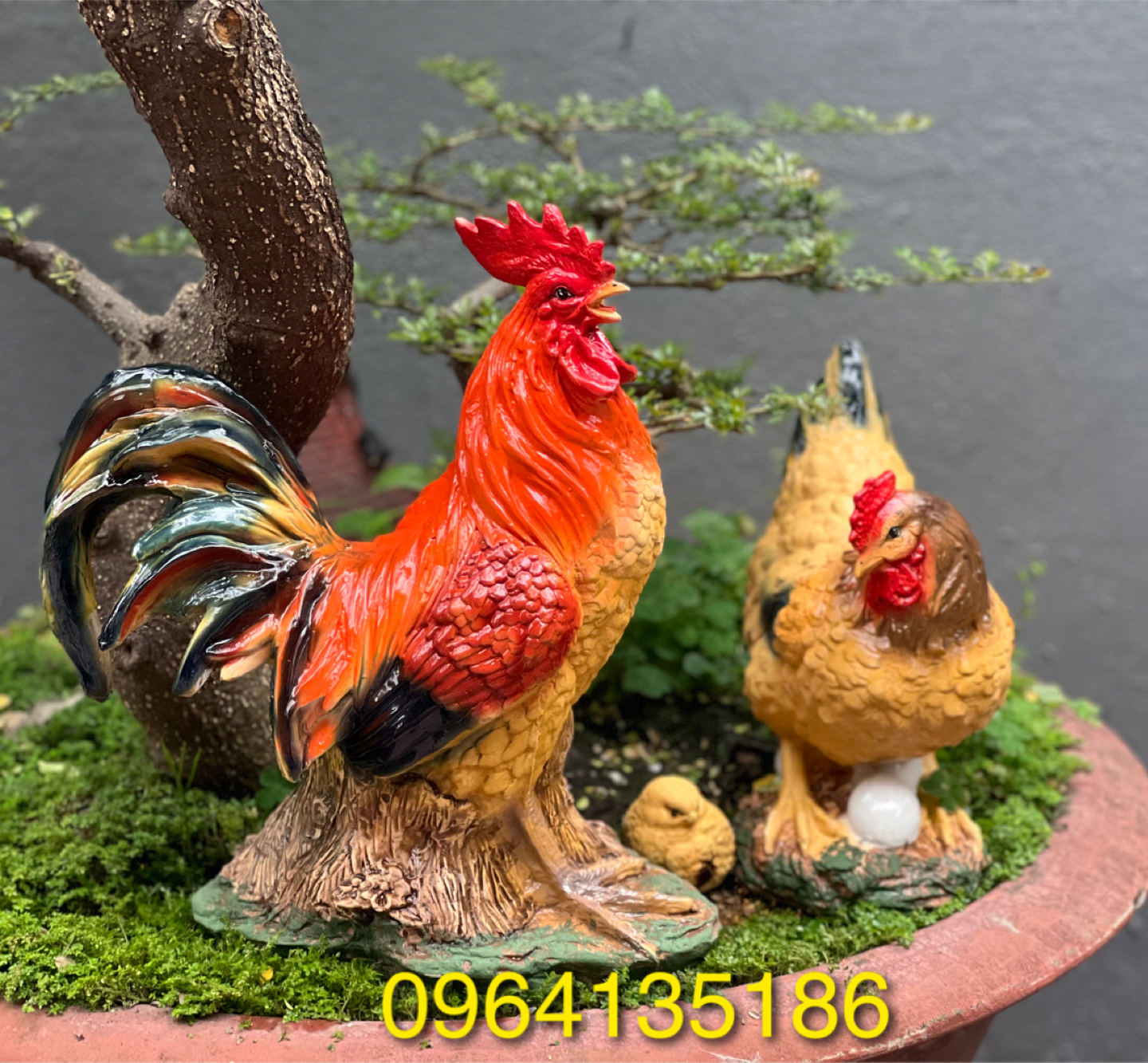 Tượng tiểu cảnh gà trống mái chăm con gốm sứ Bát Tràng