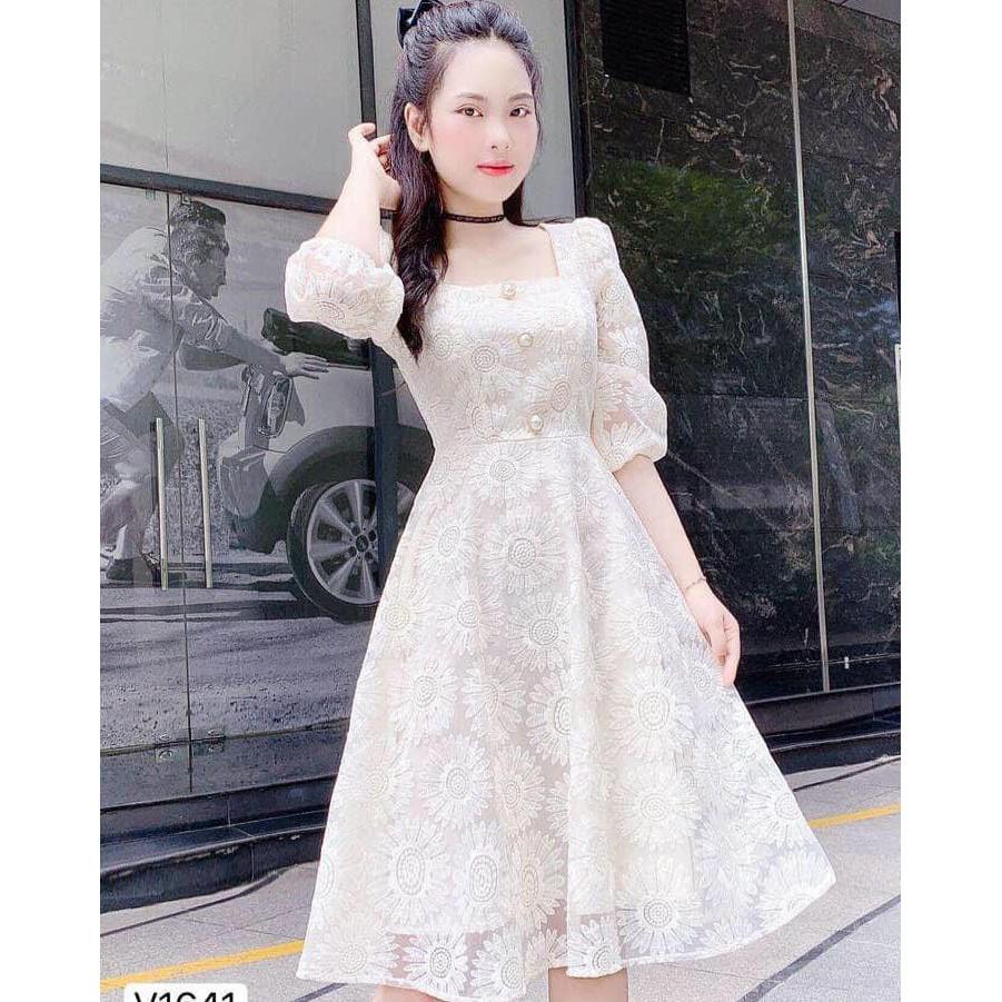 Đầm nữ ren trắng cổ vuông hoa cúc siêu xinh Doris Dress có lót toàn thân