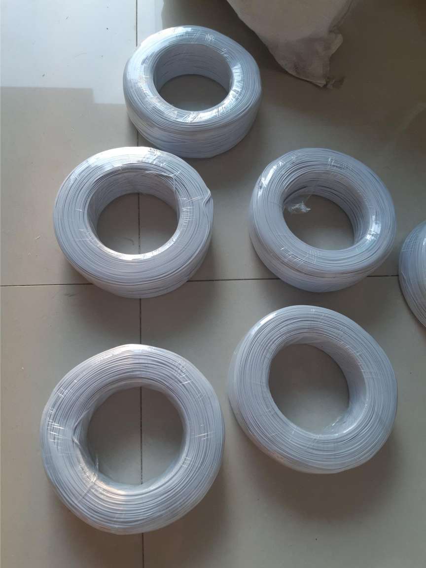 Dây Buộc Bọc Nhựa Trắng chiều dài  300M  Buộc khay hàng, kiện hàng, buộc dây điện, bưu kiện, buộc lan, buộc hoa lan..