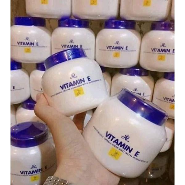 Kem Dưỡng Ẩm VITAMIN E Thái Lan