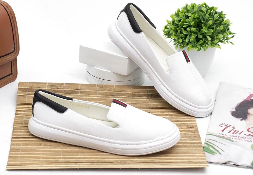 Giày Slipon Đế Cao Su Trắng Da Mềm Siêu Nhẹ Màu Đen Pixie X436