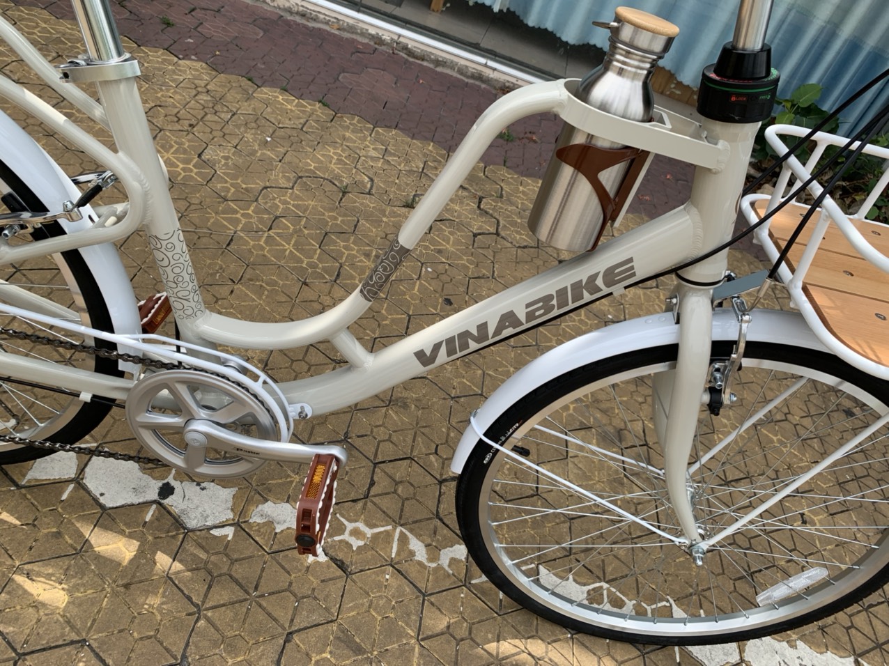 Xe đạp thời trang 2021 VinaBike Latte V 26 Kem