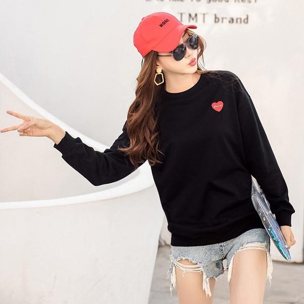 Áo Thun Sweater Nữ Vây Cá Tay Dài Bo In Logo Trái Tim Chữ LOVE Cute ATN5084 - J.A Shop