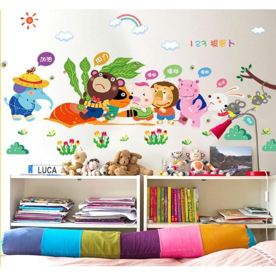 Decal dán tường trang trí - Các thú giúp kéo Củ Cà Rốt 02