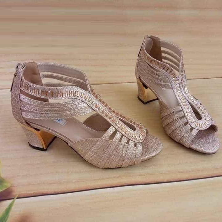 Giày sandal nữ cao gót đế cao 5 phân hàng hiệu rosata màu vàng ro172