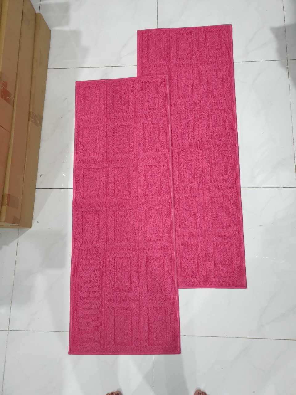 Bộ 02 Thảm bếp cao cấp chống trượt CONDOR JAPAN 0.45X1.2m và 0.45X1.2m- Hồng họa tiết nổi 3D