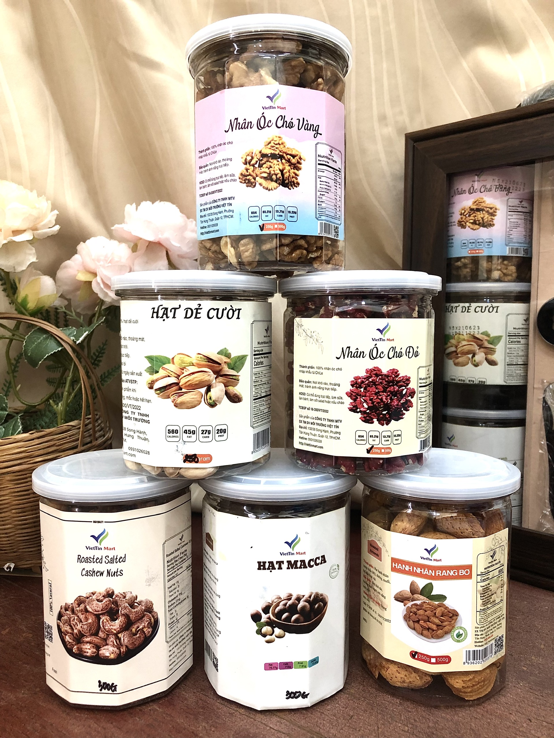 Hộp quà tặng sang trọng với 6 loại hạt cao cấp VIETTIN MART
