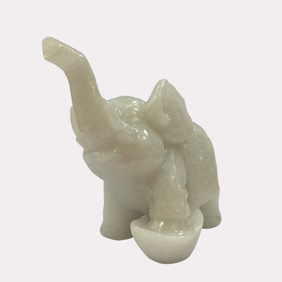 [Linh vật phong thủy] Cặp 2 tượng voi đá phong thủy trang trí nhà cửa dáng voi đạp thỏi vàng tài lộc - Cao 11cm - Màu trắng đá non nước