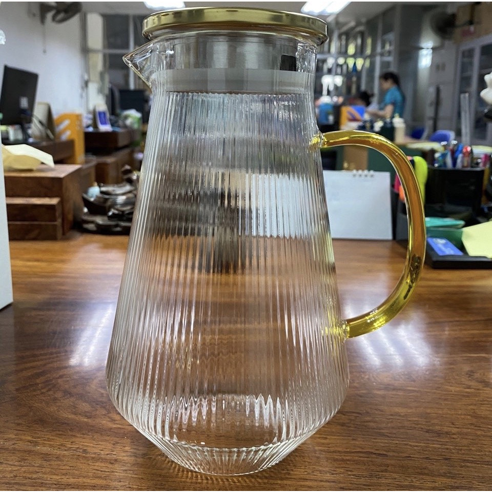 BÌNH ĐỰNG NƯƠC THỦY TINH CHỊU NHIỆT VÂN SỌC NẮP INOX - VD52