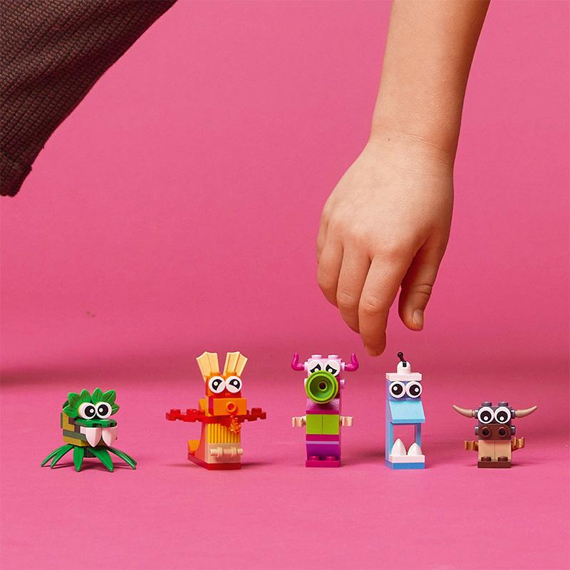 Đồ Chơi LEGO Hộp Gạch Classic Chủ Đề Quái Vật Sáng Tạo 11017 (140 chi tiết)