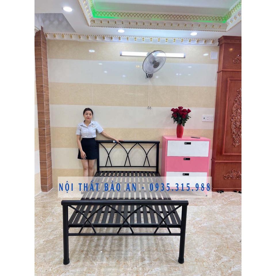 Giường sắt mỹ nghệ đan chéo 1m2x2m, tháo lắp dễ dàng, miễn phí vận chuyển nội thành HCM