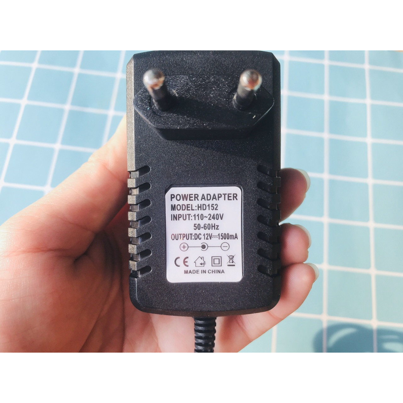 Sạc Pin Dành Cho Xe Ô Tô & Xe Máy Điện Trẻ Em 12V Có Đèn Báo Pin