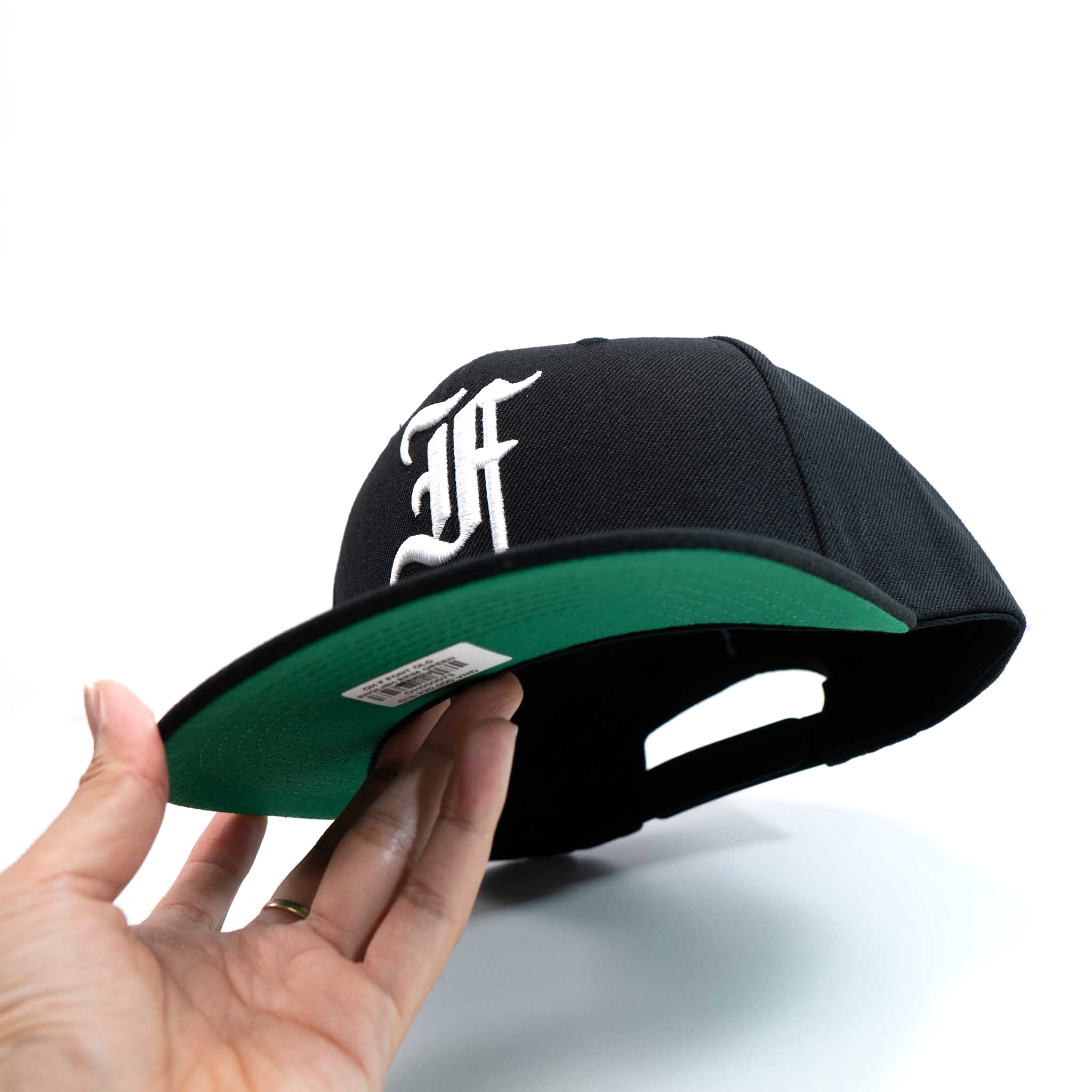 Nón snapback thêu nổi logo chữ F font chữ cổ điển chất lượng cao fom cứng đứng fom không móp méo