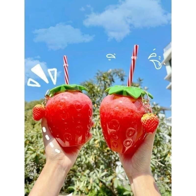 Cốc nước hình quả dâu tây kute PK