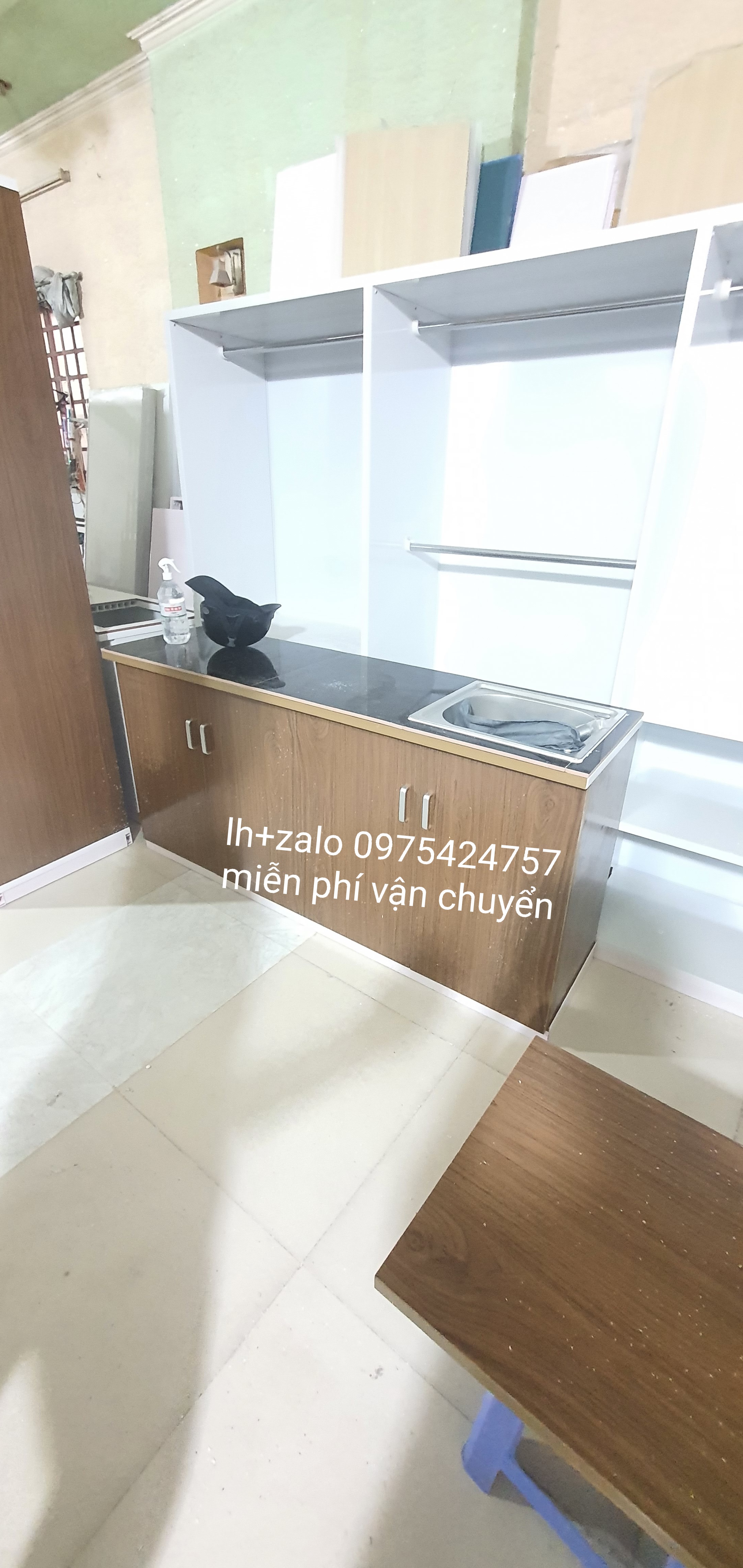Tủ bếp sẵn bồn mặt gạch nhựa đài loan