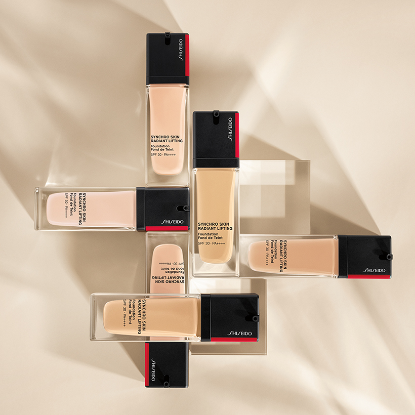 Kem nền dạng lỏng Shiseido Synchro Skin Radiant Lifting Foundation 30ml