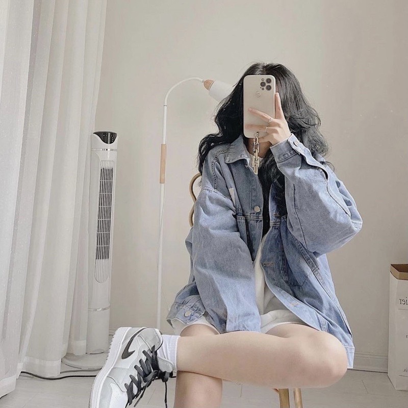 Áo Khoác Jeans Nữ Màu Xanh Nhạt Form Rộng Tay Bồng Có Tag Thêu