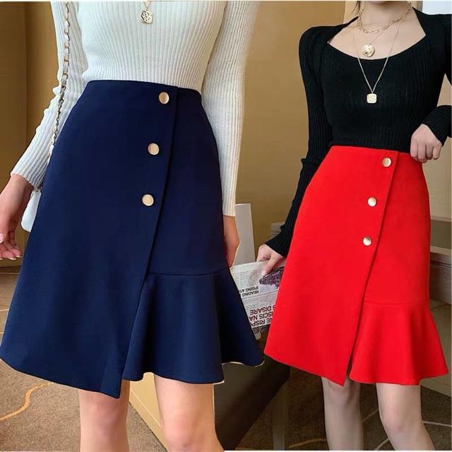 Chân váy A phối đuôi cá đính cúc lạ độc đáo