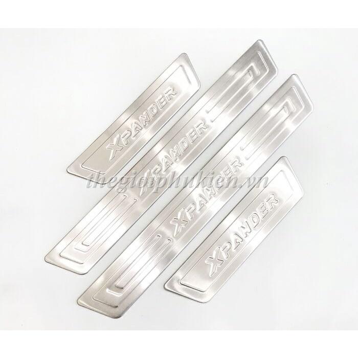 Bộ sản phẩm ỐP BẬC CỐP VÀ BẬC CỬA Inox xe Mitsubishi Xpander