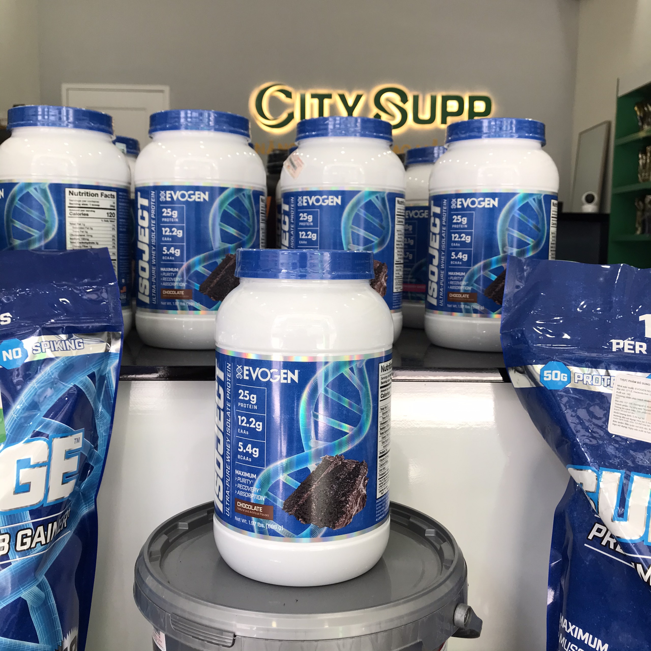 Combo Isoject Whey Protein Isolate, Hỗ trợ tăng cơ đẳng cấp của Evogen - Kèm bình lắc Evogen (Màu Đen)