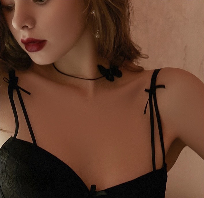 Vòng Cổ Ren Cánh Điệp - B.Lingerie