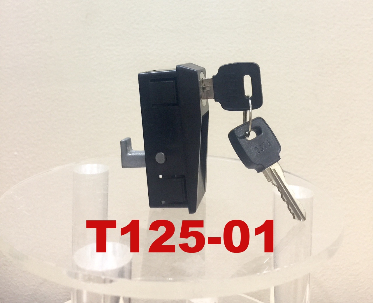 Khóa tủ lùa tủ sắt màu đen Hòa Phát 2 cánh trượt T6 chìa thau T125-06 & T125-01 chính hãng có chữ Open/Close