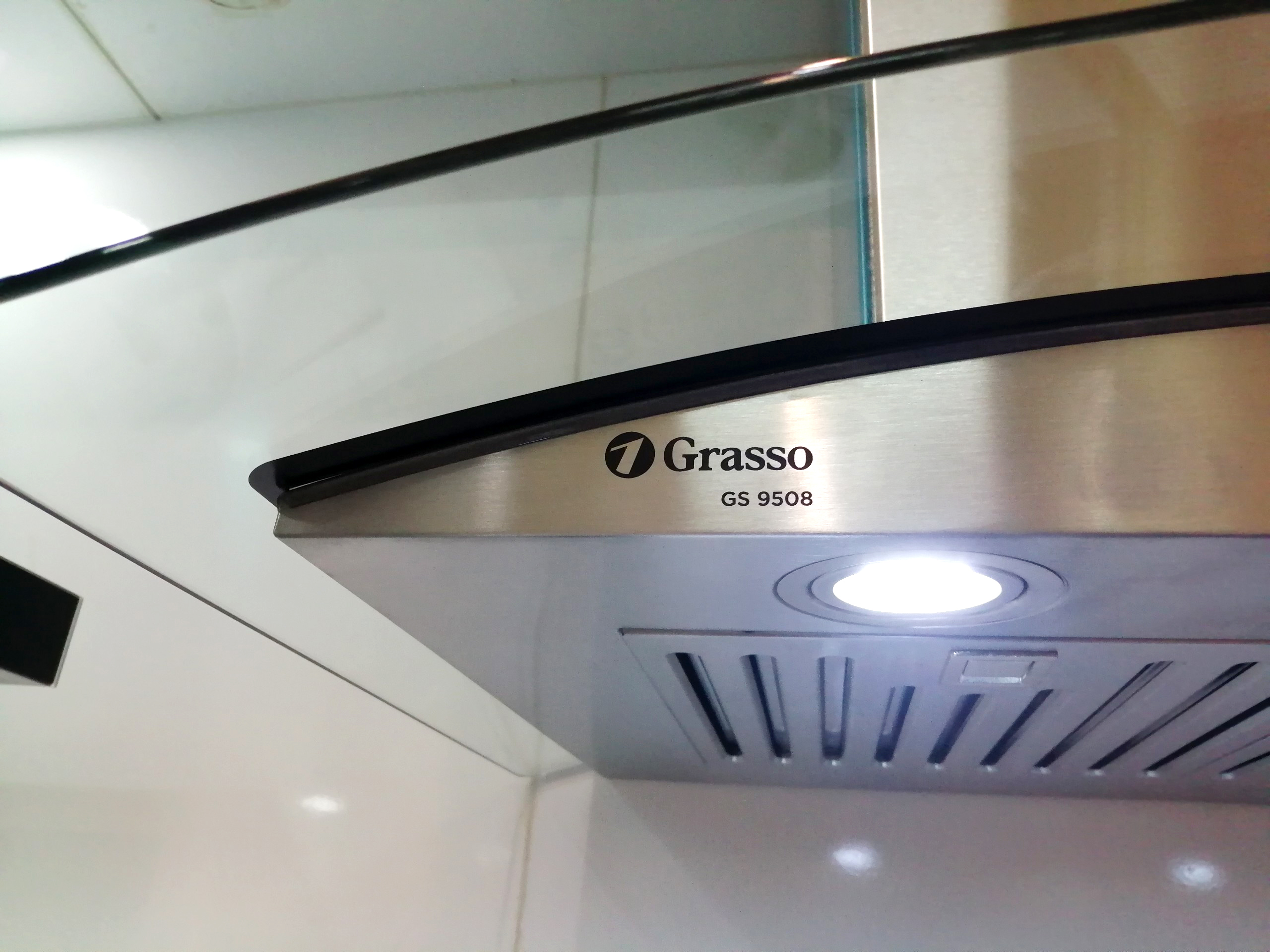 Máy hút mùi kính cong Grasso GS 9508- 700 - Hàng chính hãng
