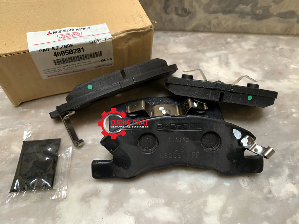 Bố thắng trước Mitsubishi Attrage, Mirage mã 4605B281 4605B005 (Má phanh trước)