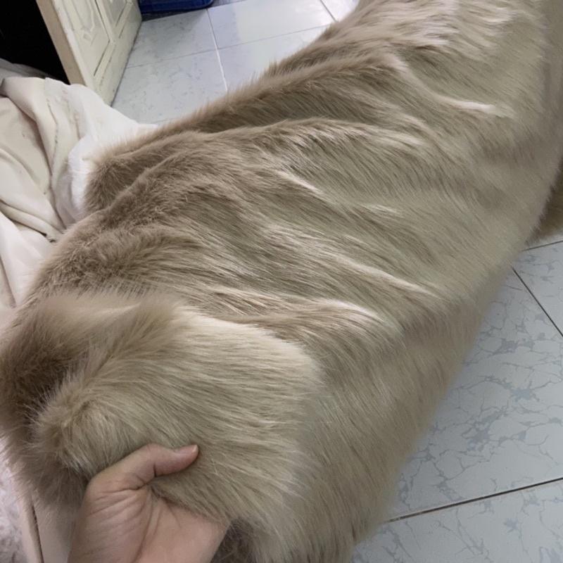 Thảm lông màu kem sữa dày