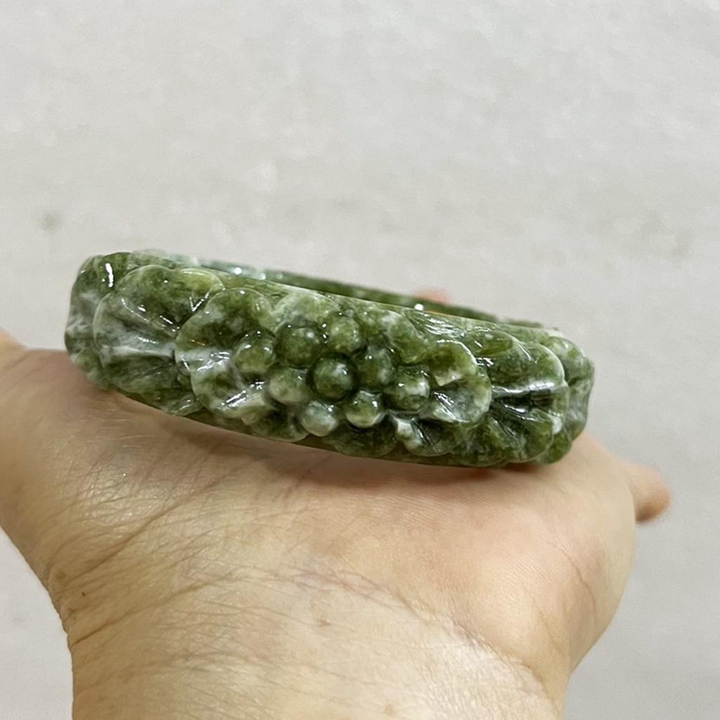 Vòng tay chạm khắc hoa ngọc vàng thật size 5.0cm cho người mệnh hỏa và mộc