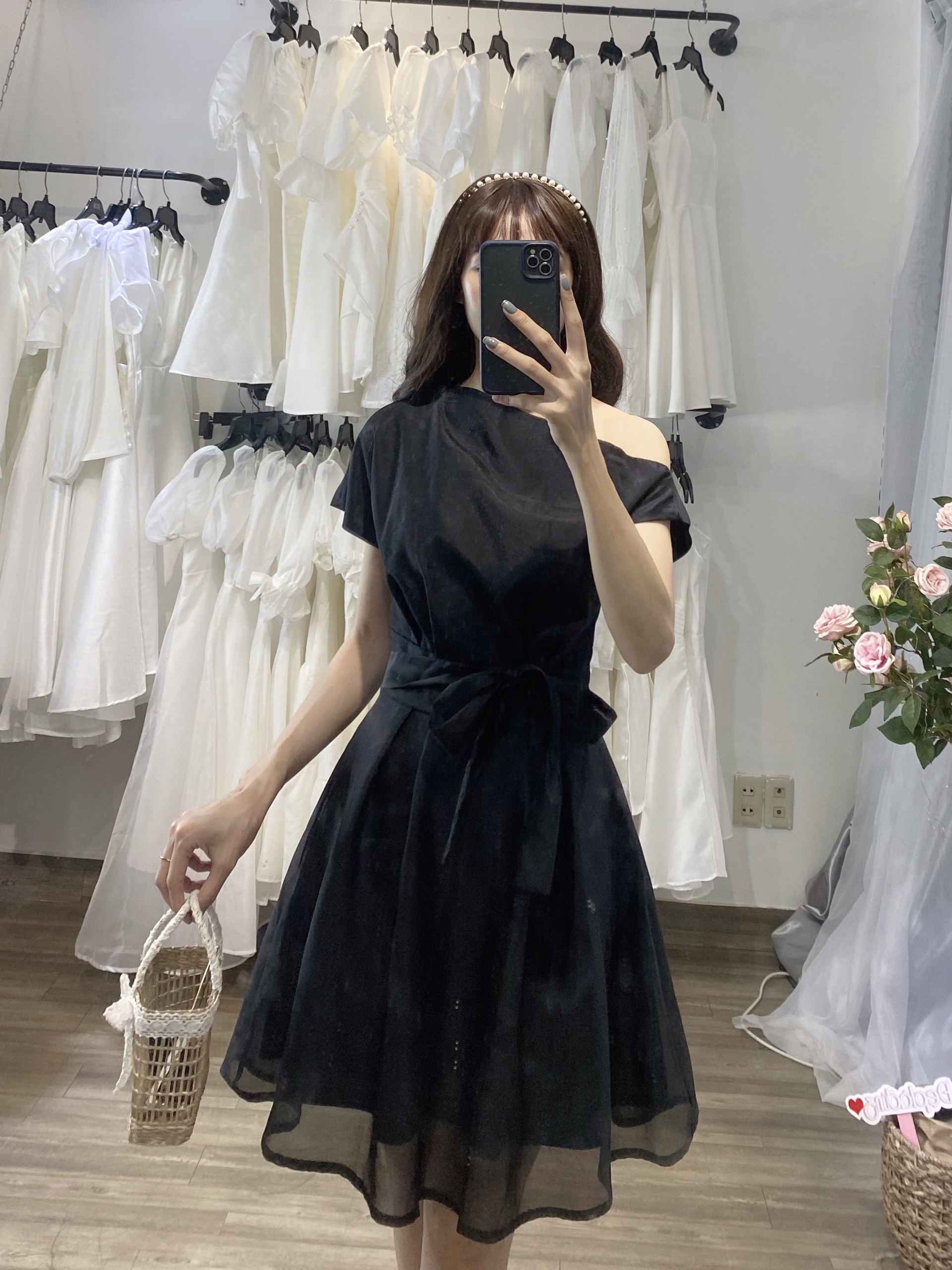 Đầm lệch vai 1 bên
