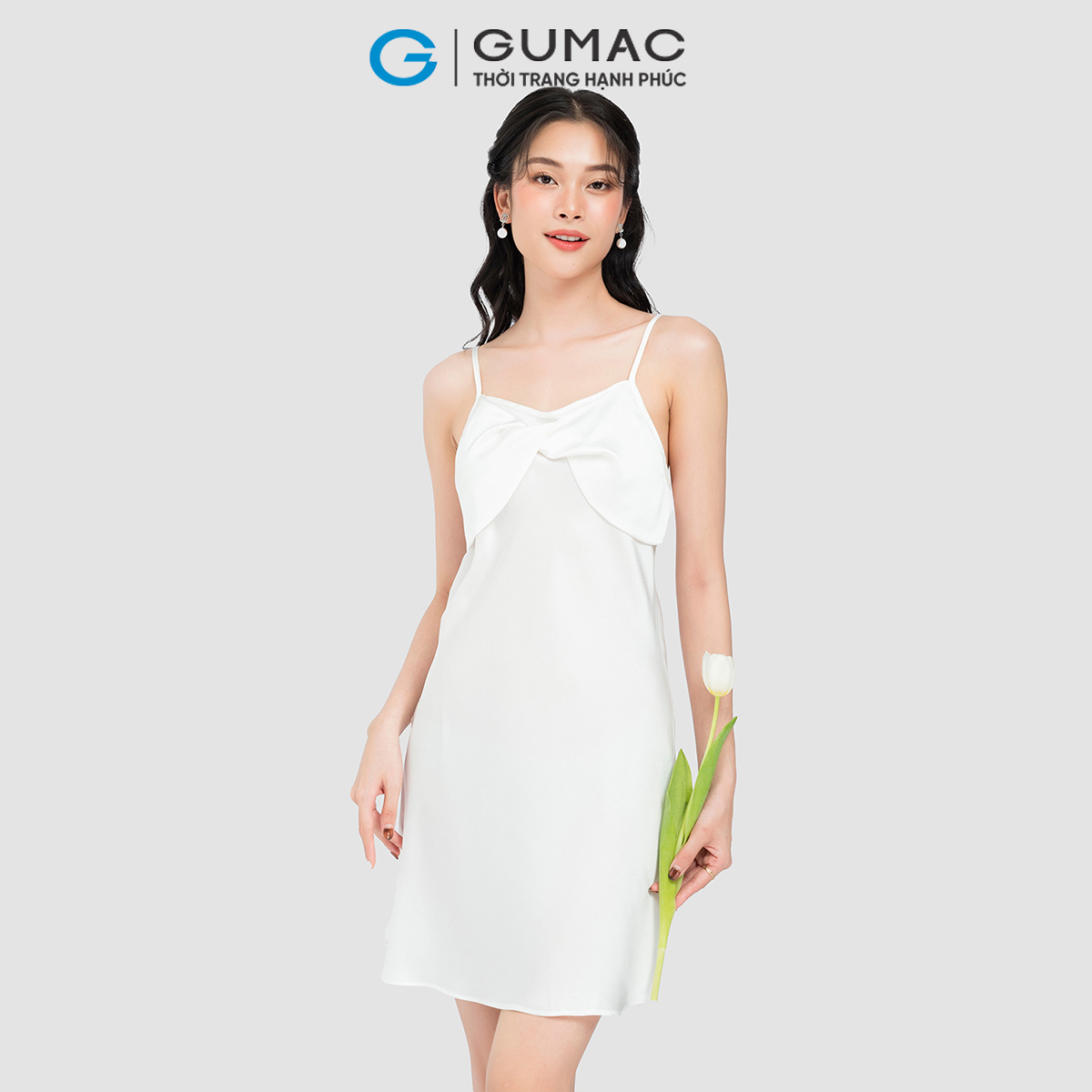Đầm ngủ nữ thời trang GUMAC 2 dây xoắn ngực chất liệu lụa DC10060