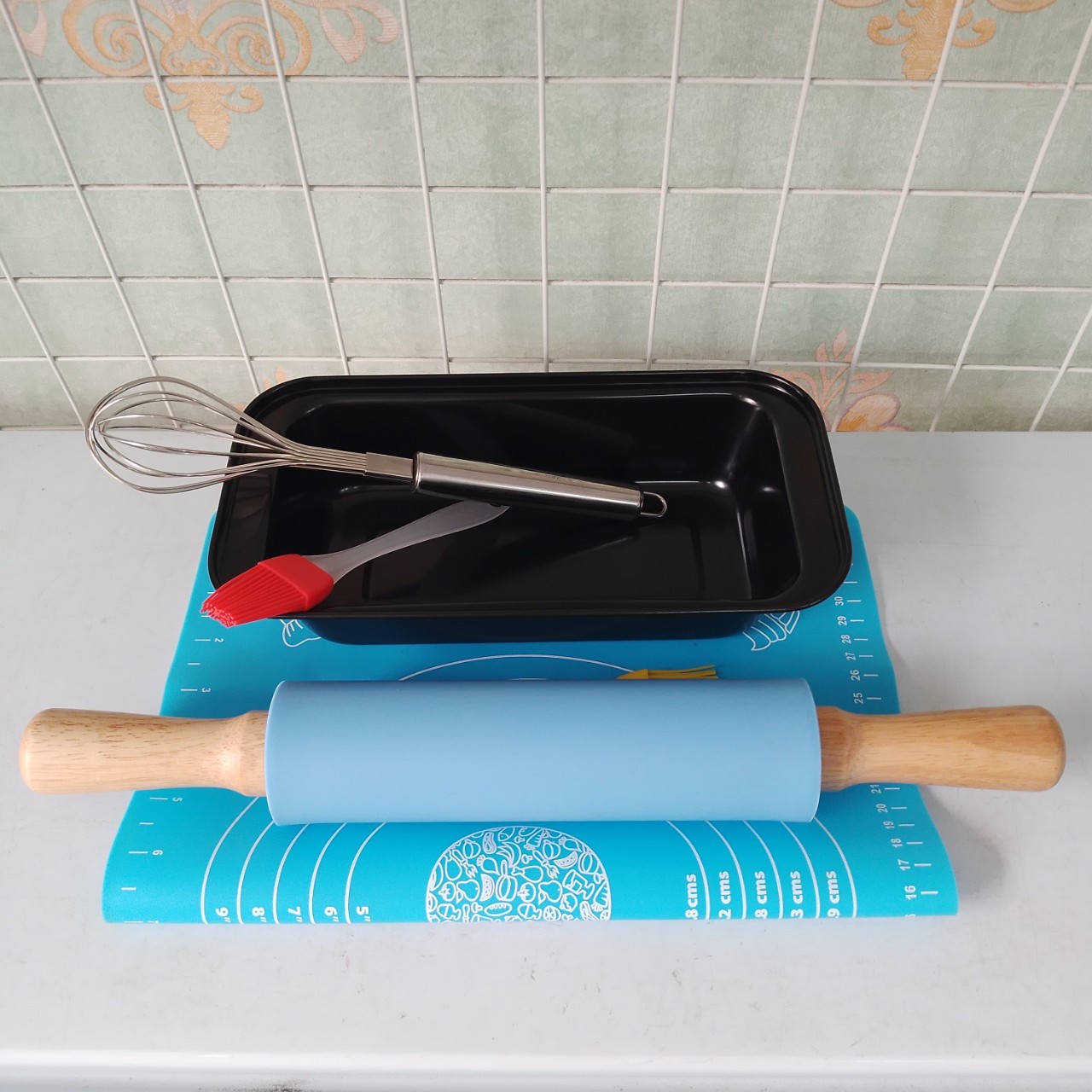Combo 5 dụng cụ làm bánh: thảm cán bột silicon 30x40cm, chày silicon 38cm, phơi trứng, khuôn nướng bánh sandwich - Tặng chổi phết dầu
